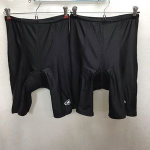 2 pair women’s Performance bike shorts. EUC. 2XL